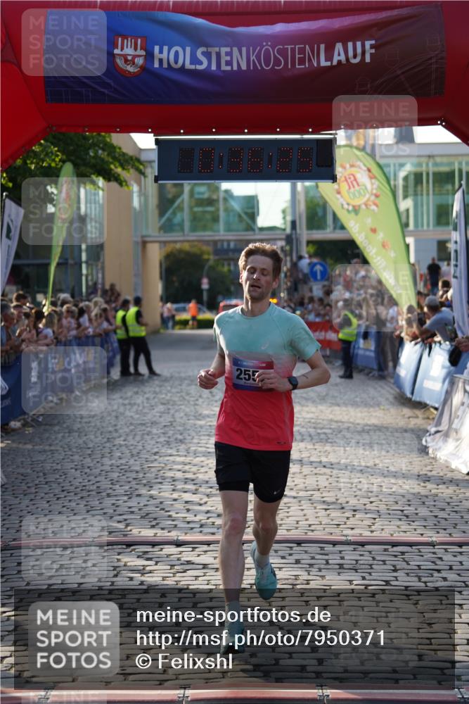 13.06.2025 - Holstenköstenlauf Felixshl http://msf.ph/oto/7950371 13.06.2025 19:36:24 Laufen 2052, 2552 meine-sportfotos.de
