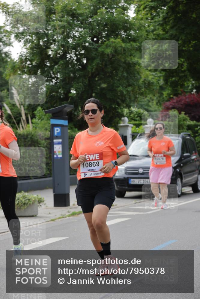 15.06.2025 - REWE Women's Run Jannik Wohlers http://msf.ph/oto/7950378 15.06.2025 08:32:35 Laufen 10869, 1043, 10576 meine-sportfotos.de