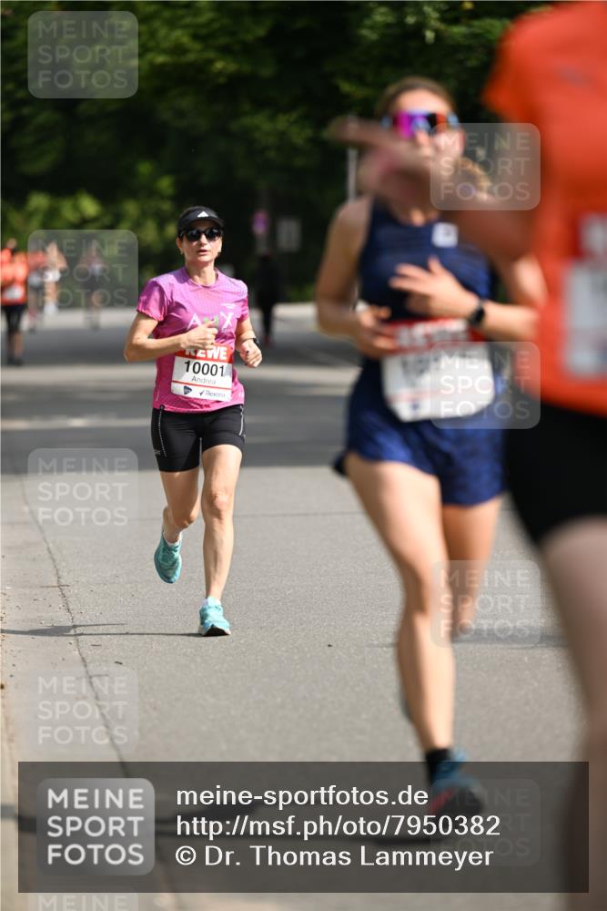 15.06.2025 - REWE Women's Run Dr. Thomas Lammeyer http://msf.ph/oto/7950382 15.06.2025 09:35:48 Laufen 10001 meine-sportfotos.de