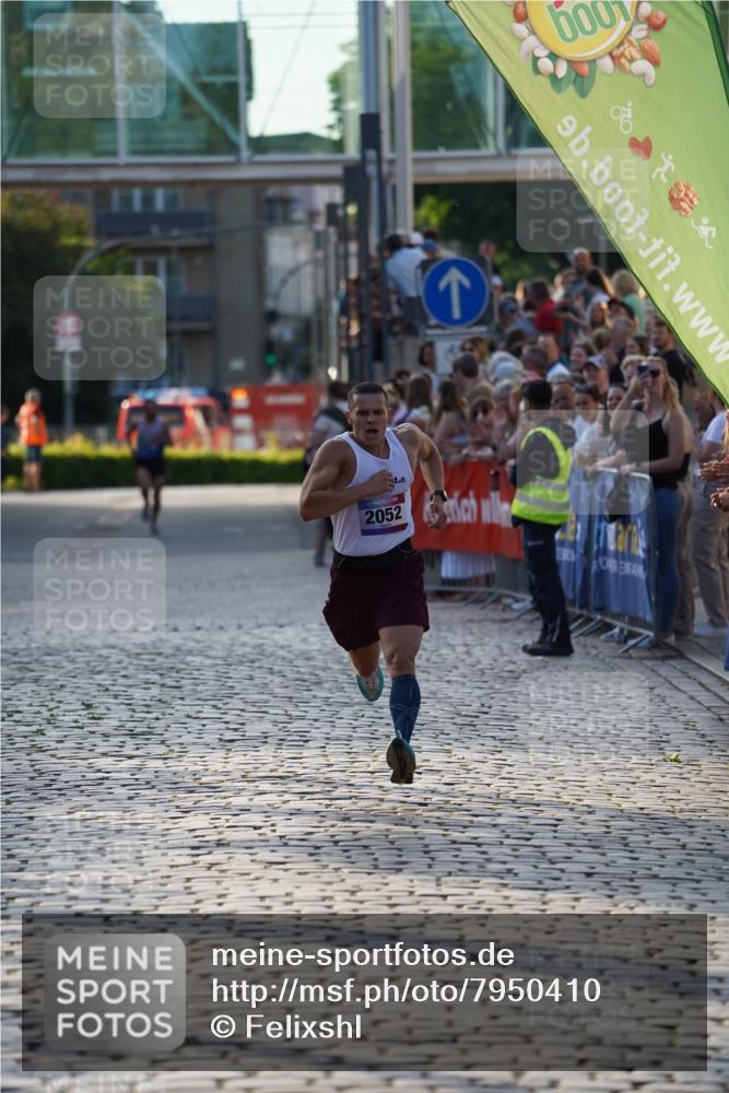 13.06.2025 - Holstenköstenlauf Felixshl http://msf.ph/oto/7950410 13.06.2025 19:36:28 Laufen 2052 meine-sportfotos.de