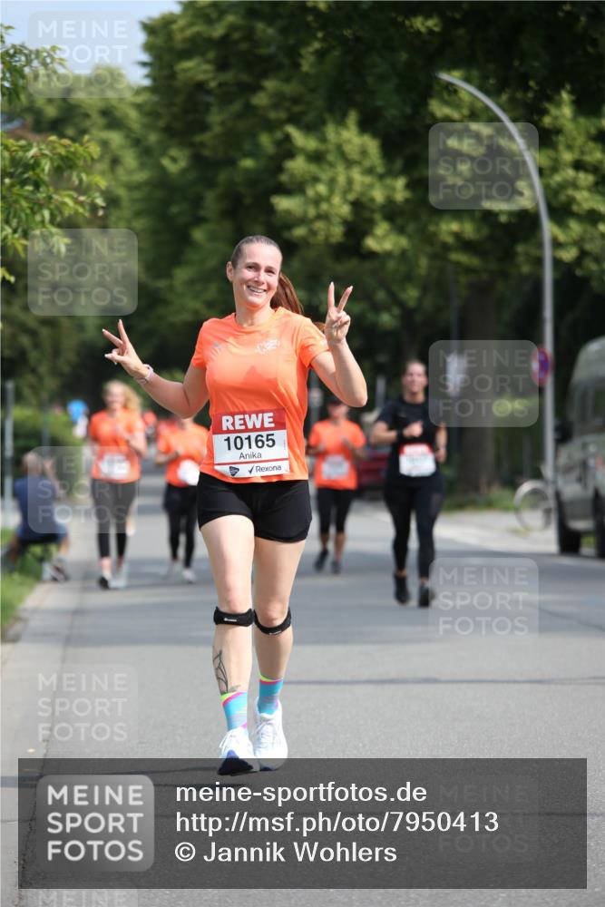 15.06.2025 - REWE Women's Run Jannik Wohlers http://msf.ph/oto/7950413 15.06.2025 09:49:24 Laufen 10165 meine-sportfotos.de