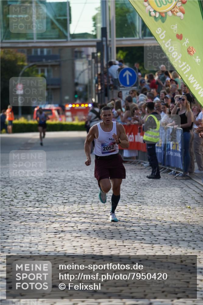 13.06.2025 - Holstenköstenlauf Felixshl http://msf.ph/oto/7950420 13.06.2025 19:36:28 Laufen 2052 meine-sportfotos.de