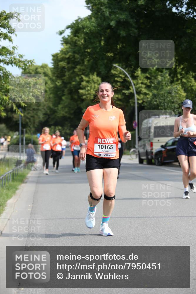 15.06.2025 - REWE Women's Run Jannik Wohlers http://msf.ph/oto/7950451 15.06.2025 09:49:26 Laufen 10165 meine-sportfotos.de