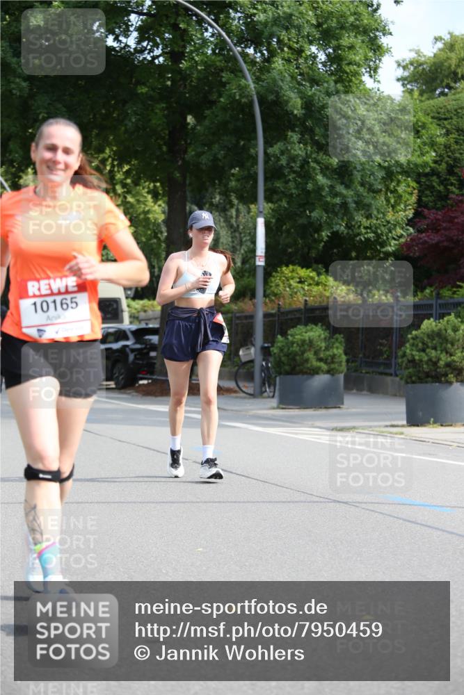 15.06.2025 - REWE Women's Run Jannik Wohlers http://msf.ph/oto/7950459 15.06.2025 09:49:26 Laufen 10165 meine-sportfotos.de