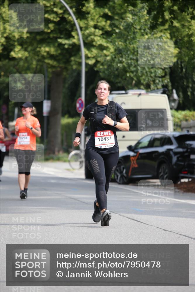 15.06.2025 - REWE Women's Run Jannik Wohlers http://msf.ph/oto/7950478 15.06.2025 09:49:28 Laufen 10294, 10437 meine-sportfotos.de