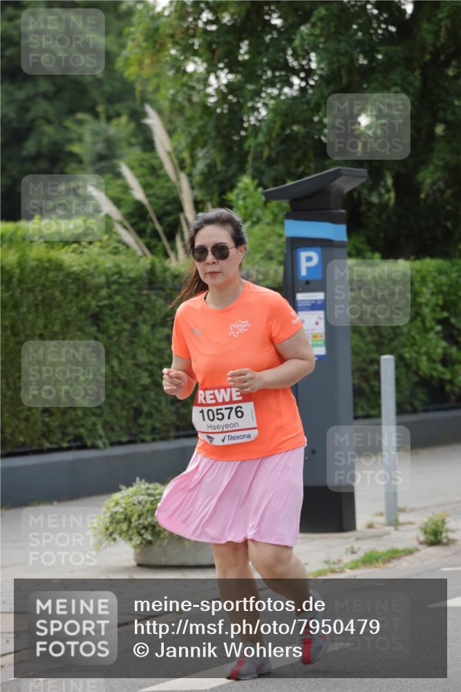15.06.2025 - REWE Women's Run Jannik Wohlers http://msf.ph/oto/7950479 15.06.2025 08:32:38 Laufen 10576 meine-sportfotos.de