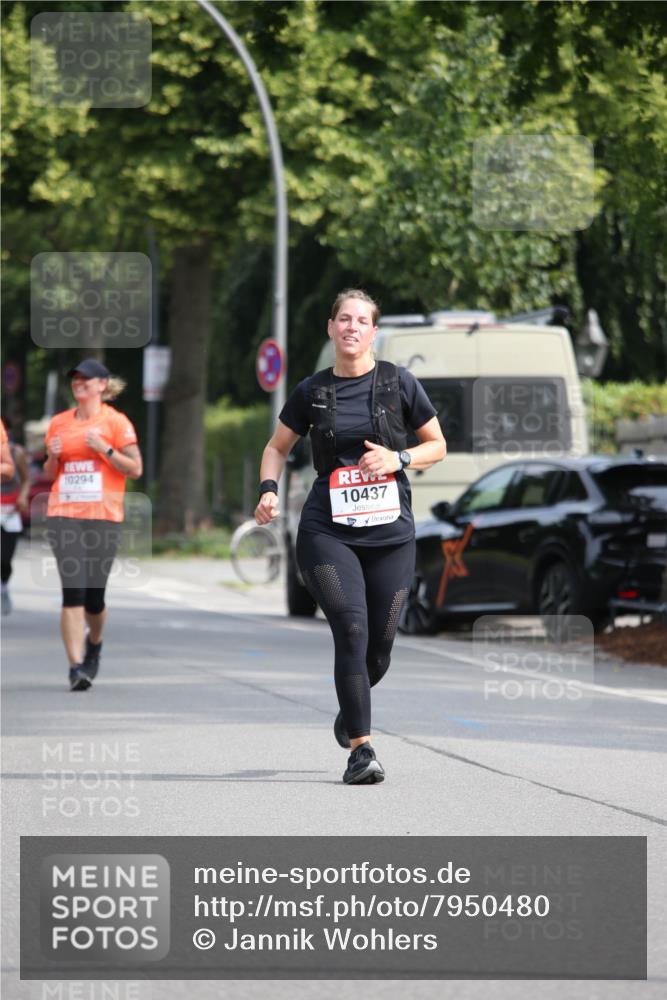 15.06.2025 - REWE Women's Run Jannik Wohlers http://msf.ph/oto/7950480 15.06.2025 09:49:28 Laufen 10294, 10437 meine-sportfotos.de