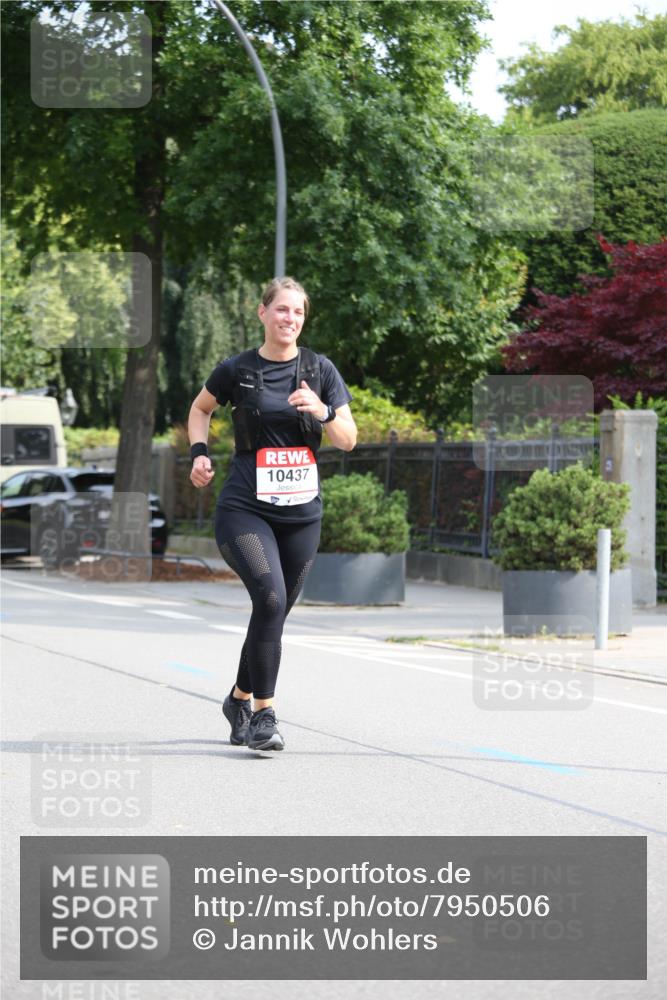 15.06.2025 - REWE Women's Run Jannik Wohlers http://msf.ph/oto/7950506 15.06.2025 09:49:31 Laufen 10437 meine-sportfotos.de