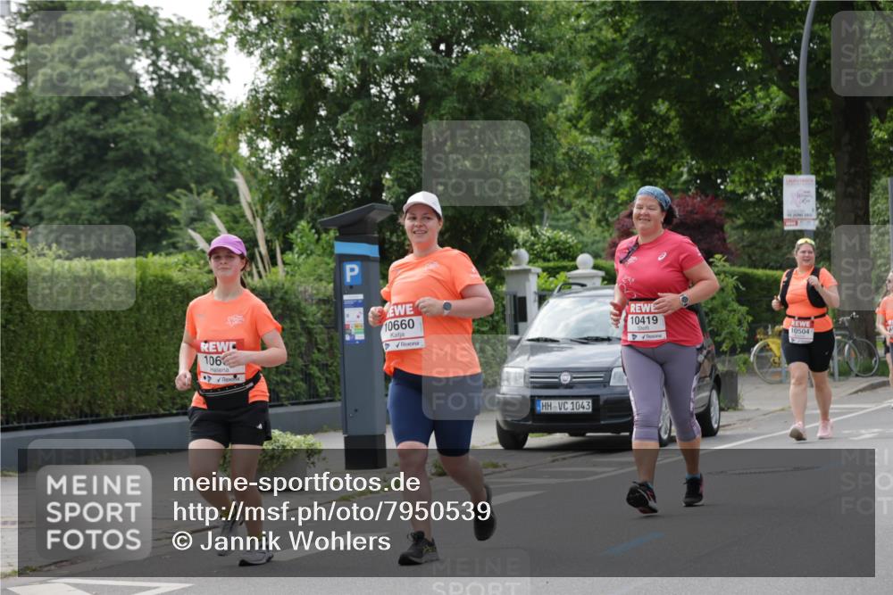 15.06.2025 - REWE Women's Run Jannik Wohlers http://msf.ph/oto/7950539 15.06.2025 08:32:46 Laufen 106, 10660, 1043, 15, 2015, 10419, 10504 meine-sportfotos.de