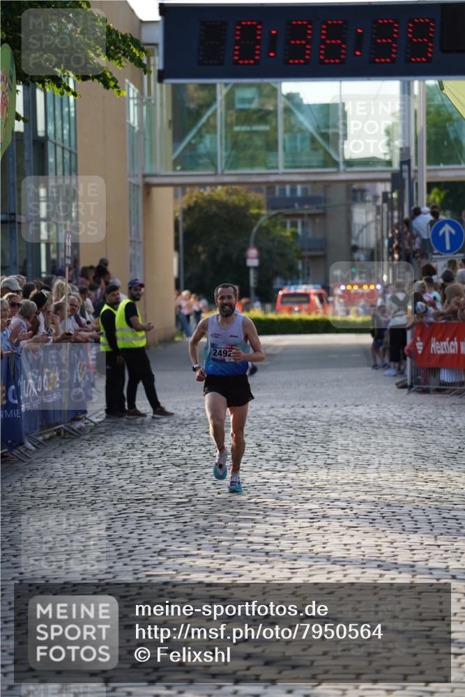 13.06.2025 - Holstenköstenlauf Felixshl http://msf.ph/oto/7950564 13.06.2025 19:36:38 Laufen 2492 meine-sportfotos.de
