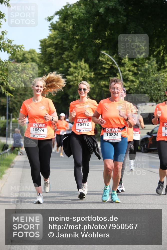 15.06.2025 - REWE Women's Run Jannik Wohlers http://msf.ph/oto/7950567 15.06.2025 09:49:34 Laufen 10472, 10674, 10, 10824, 0220, 4 meine-sportfotos.de