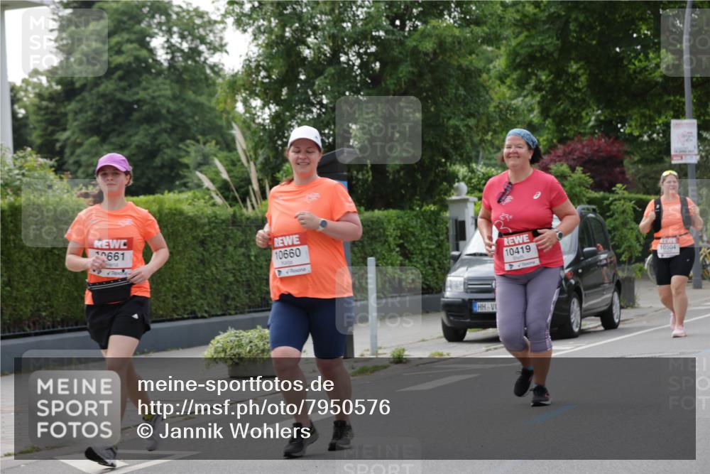 15.06.2025 - REWE Women's Run Jannik Wohlers http://msf.ph/oto/7950576 15.06.2025 08:32:47 Laufen 10661, 10660, 10419, 10504 meine-sportfotos.de