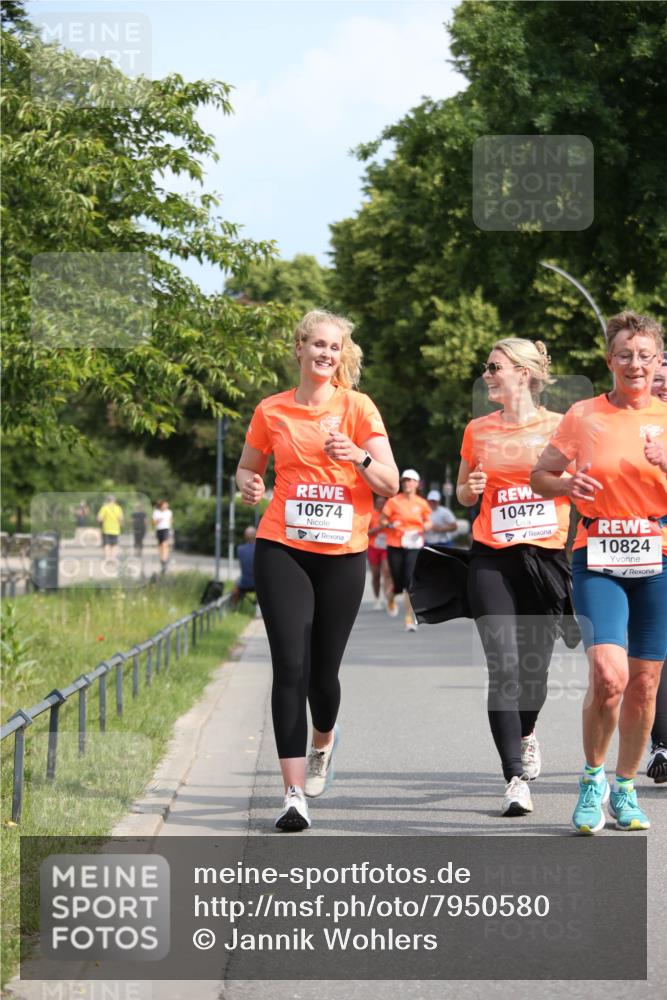 15.06.2025 - REWE Women's Run Jannik Wohlers http://msf.ph/oto/7950580 15.06.2025 09:49:35 Laufen 10674, 10472, 10824 meine-sportfotos.de