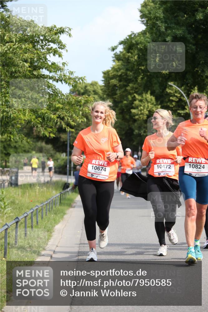 15.06.2025 - REWE Women's Run Jannik Wohlers http://msf.ph/oto/7950585 15.06.2025 09:49:35 Laufen 10674, 10472, 10824 meine-sportfotos.de