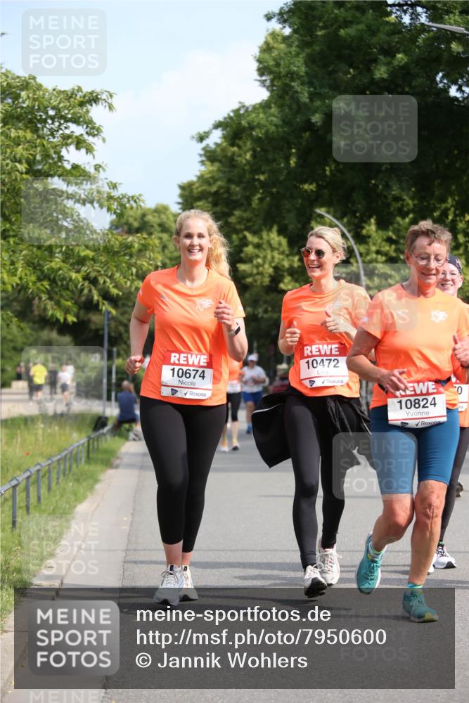 15.06.2025 - REWE Women's Run Jannik Wohlers http://msf.ph/oto/7950600 15.06.2025 09:49:36 Laufen 10674, 10472, 10824, 0 meine-sportfotos.de