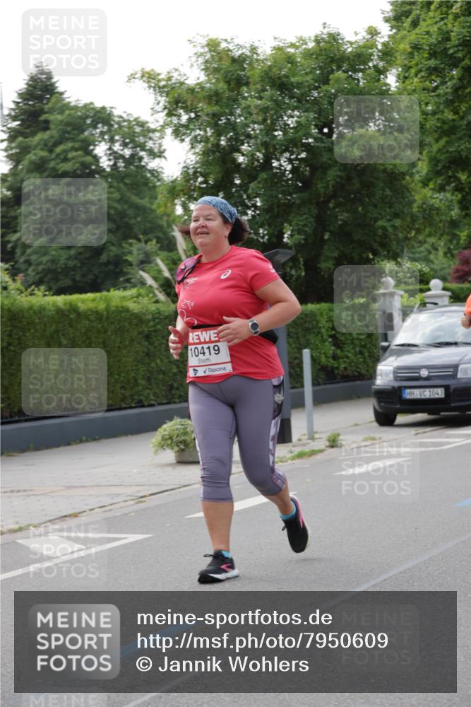 15.06.2025 - REWE Women's Run Jannik Wohlers http://msf.ph/oto/7950609 15.06.2025 08:32:49 Laufen 10419, 1043 meine-sportfotos.de