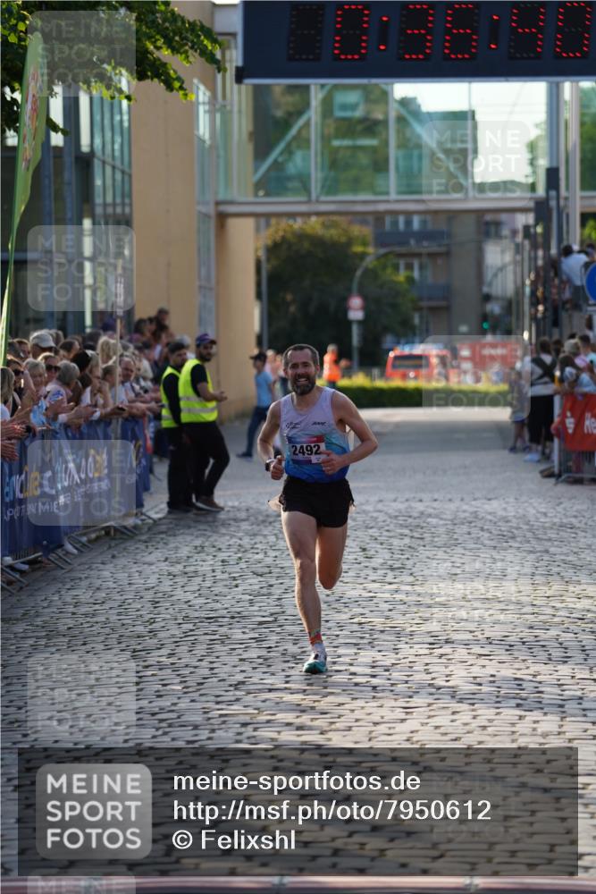 13.06.2025 - Holstenköstenlauf Felixshl http://msf.ph/oto/7950612 13.06.2025 19:36:39 Laufen 2492 meine-sportfotos.de