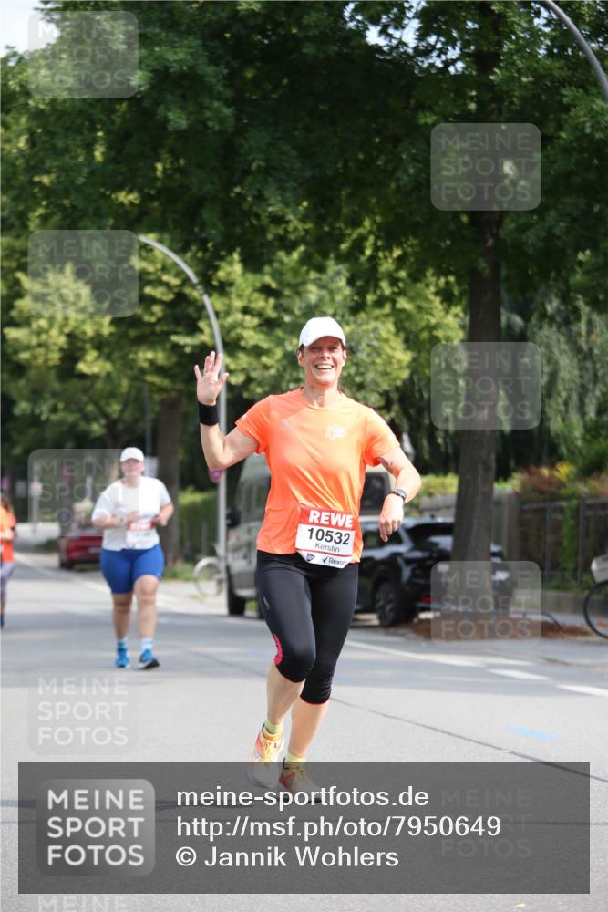 15.06.2025 - REWE Women's Run Jannik Wohlers http://msf.ph/oto/7950649 15.06.2025 09:49:42 Laufen 10532 meine-sportfotos.de