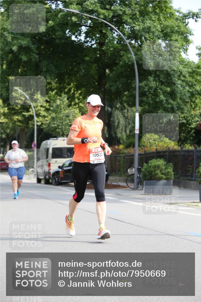 15.06.2025 - REWE Women's Run Jannik Wohlers http://msf.ph/oto/7950669 15.06.2025 09:49:42 Laufen 10532 meine-sportfotos.de