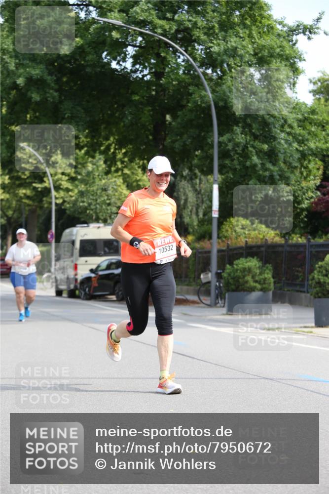 15.06.2025 - REWE Women's Run Jannik Wohlers http://msf.ph/oto/7950672 15.06.2025 09:49:43 Laufen 10532 meine-sportfotos.de