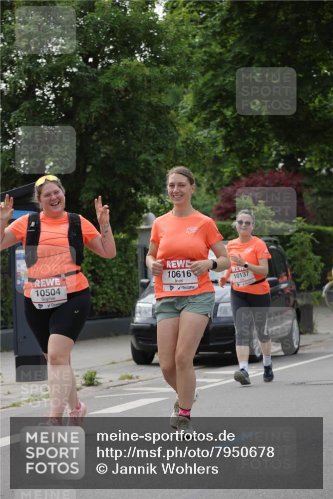 15.06.2025 - REWE Women's Run Jannik Wohlers http://msf.ph/oto/7950678 15.06.2025 08:32:51 Laufen 10504, 4, 10616, 10137 meine-sportfotos.de