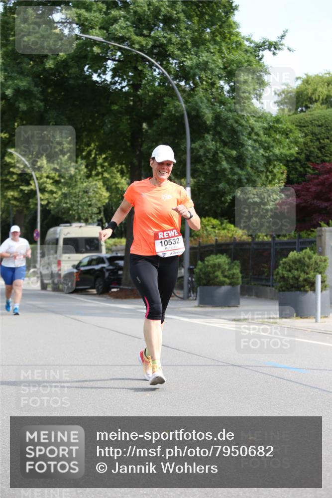 15.06.2025 - REWE Women's Run Jannik Wohlers http://msf.ph/oto/7950682 15.06.2025 09:49:43 Laufen 10532 meine-sportfotos.de