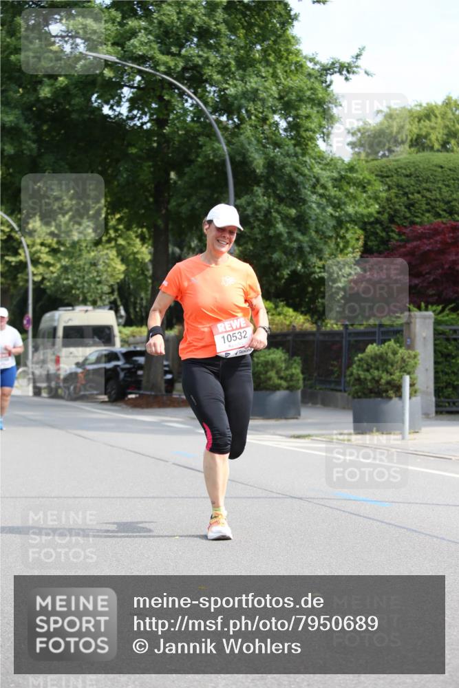 15.06.2025 - REWE Women's Run Jannik Wohlers http://msf.ph/oto/7950689 15.06.2025 09:49:43 Laufen 10532 meine-sportfotos.de