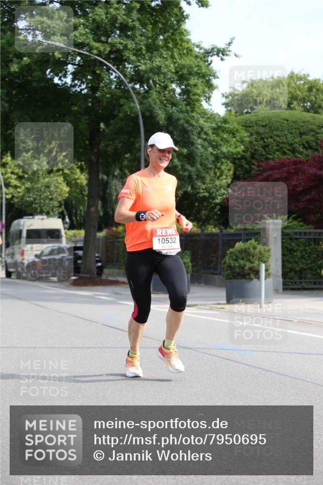 15.06.2025 - REWE Women's Run Jannik Wohlers http://msf.ph/oto/7950695 15.06.2025 09:49:43 Laufen 10532 meine-sportfotos.de