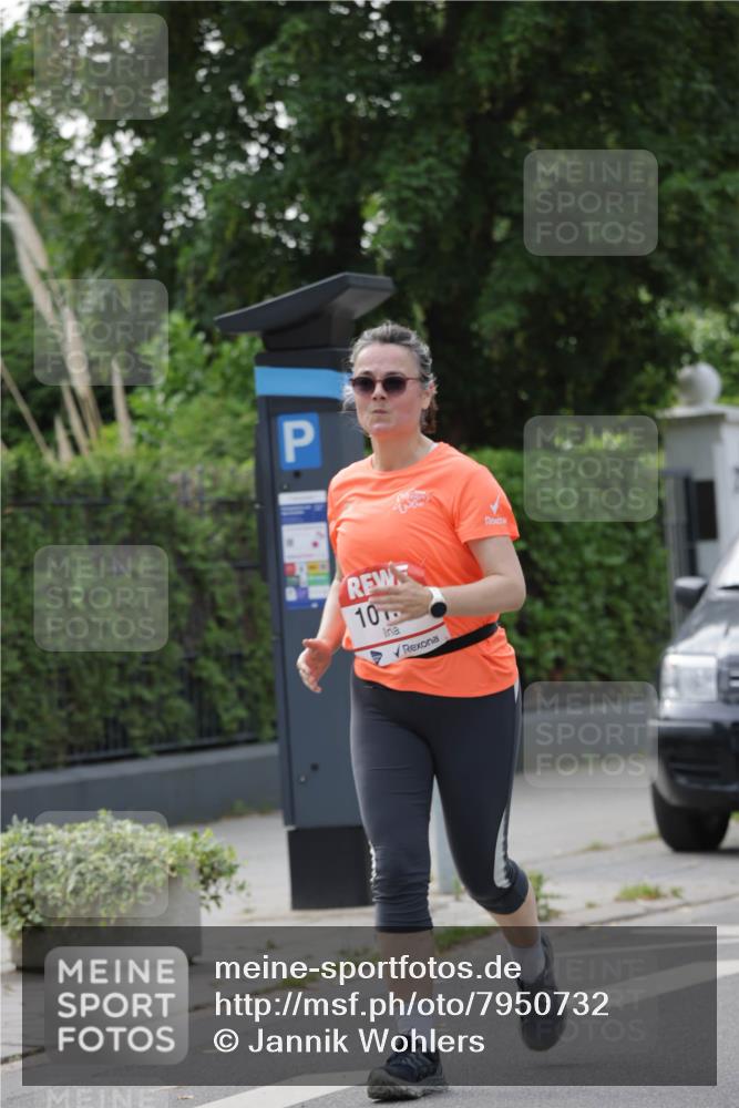 15.06.2025 - REWE Women's Run Jannik Wohlers http://msf.ph/oto/7950732 15.06.2025 08:32:53 Laufen 10 meine-sportfotos.de