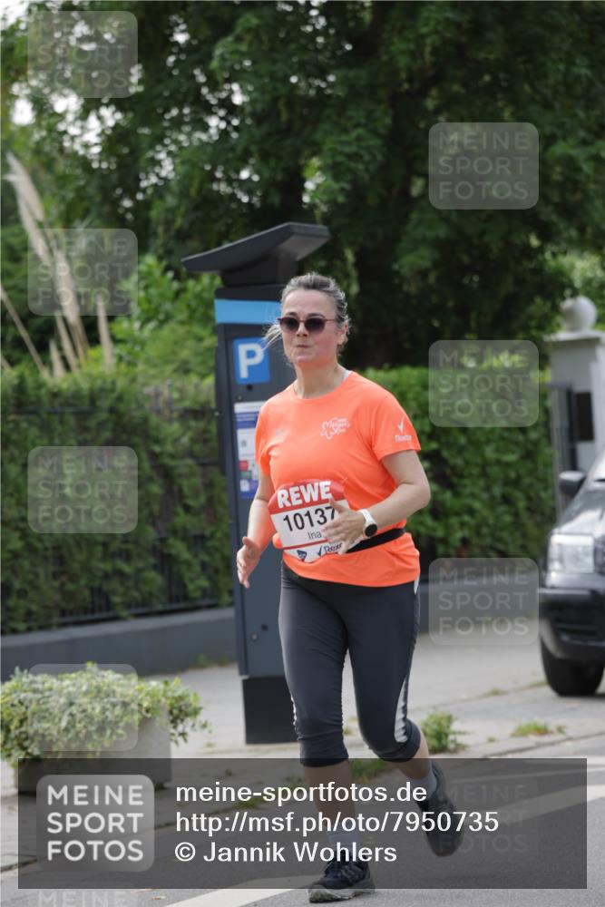 15.06.2025 - REWE Women's Run Jannik Wohlers http://msf.ph/oto/7950735 15.06.2025 08:32:53 Laufen 10137 meine-sportfotos.de