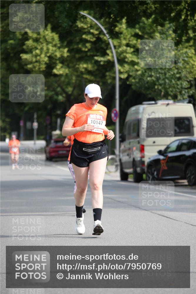 15.06.2025 - REWE Women's Run Jannik Wohlers http://msf.ph/oto/7950769 15.06.2025 09:49:49 Laufen 10147 meine-sportfotos.de