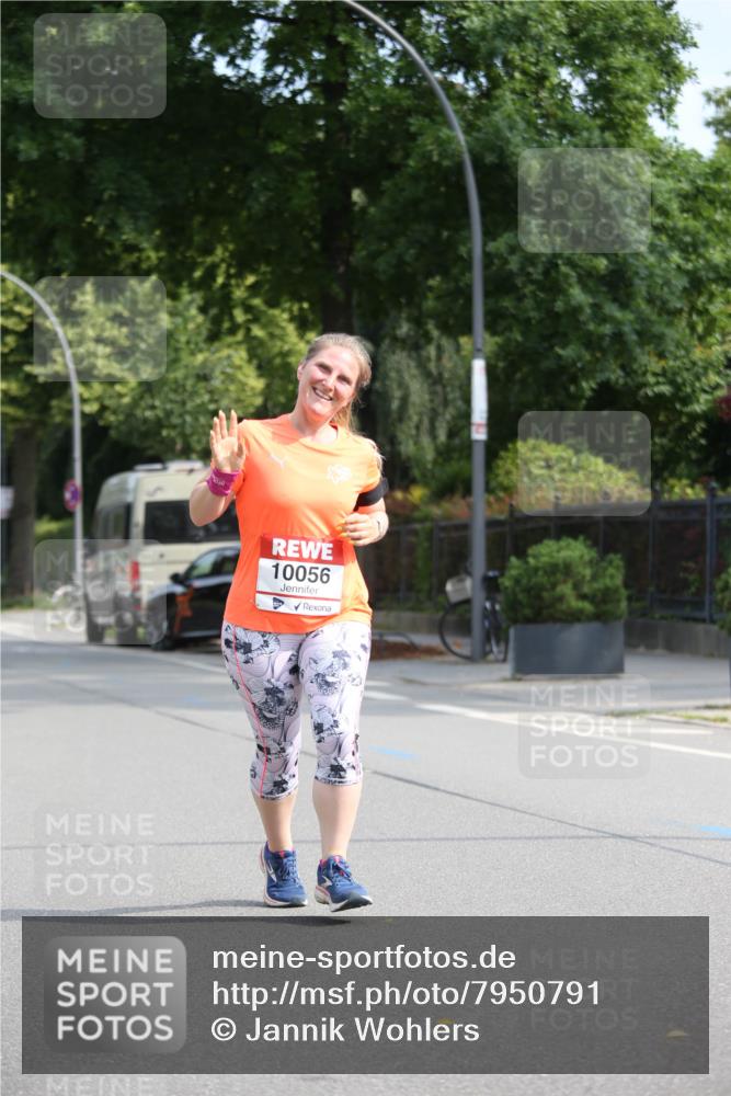 15.06.2025 - REWE Women's Run Jannik Wohlers http://msf.ph/oto/7950791 15.06.2025 09:49:55 Laufen 10056 meine-sportfotos.de