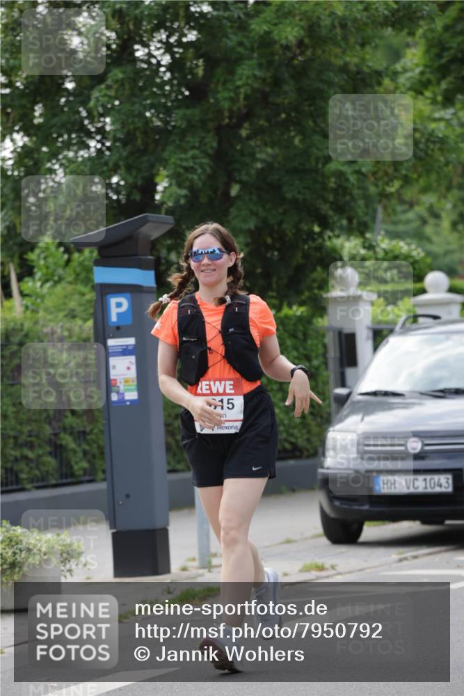 15.06.2025 - REWE Women's Run Jannik Wohlers http://msf.ph/oto/7950792 15.06.2025 08:32:55 Laufen 15, 1043 meine-sportfotos.de