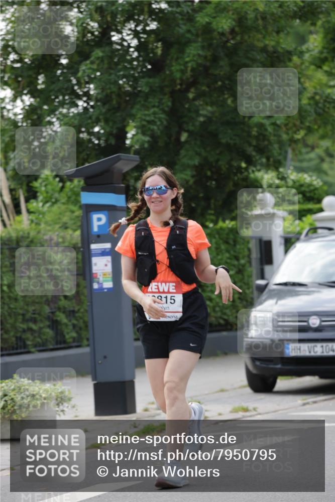 15.06.2025 - REWE Women's Run Jannik Wohlers http://msf.ph/oto/7950795 15.06.2025 08:32:55 Laufen 15 meine-sportfotos.de