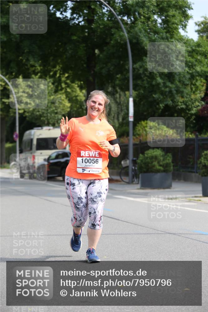 15.06.2025 - REWE Women's Run Jannik Wohlers http://msf.ph/oto/7950796 15.06.2025 09:49:55 Laufen 10056 meine-sportfotos.de
