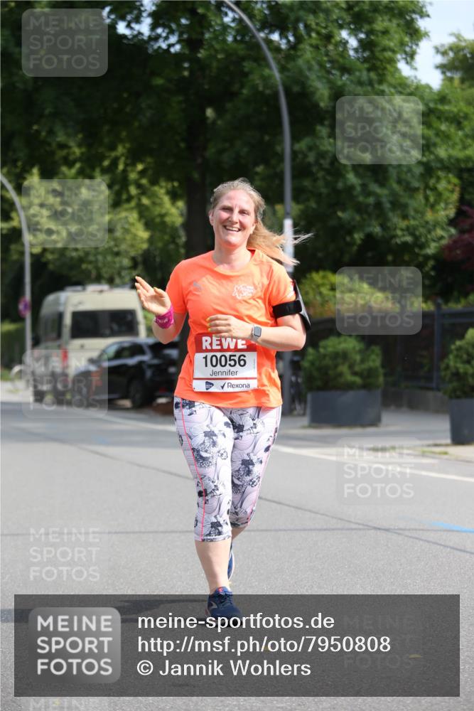 15.06.2025 - REWE Women's Run Jannik Wohlers http://msf.ph/oto/7950808 15.06.2025 09:49:55 Laufen 10056 meine-sportfotos.de