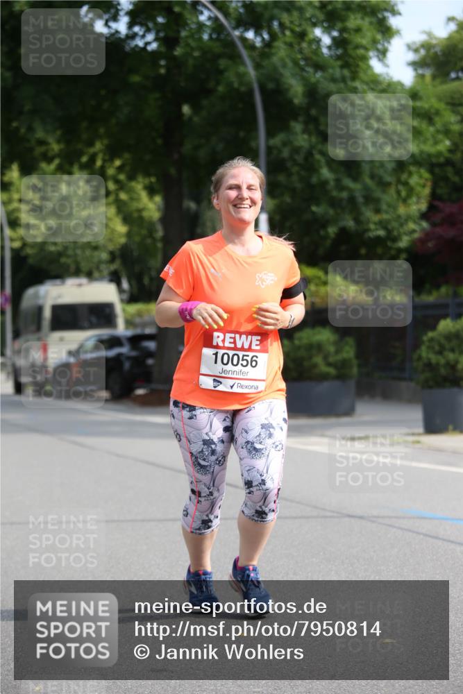 15.06.2025 - REWE Women's Run Jannik Wohlers http://msf.ph/oto/7950814 15.06.2025 09:49:55 Laufen 10056 meine-sportfotos.de