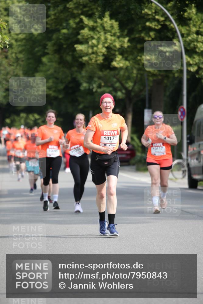 15.06.2025 - REWE Women's Run Jannik Wohlers http://msf.ph/oto/7950843 15.06.2025 09:50:05 Laufen 10171, 10117 meine-sportfotos.de