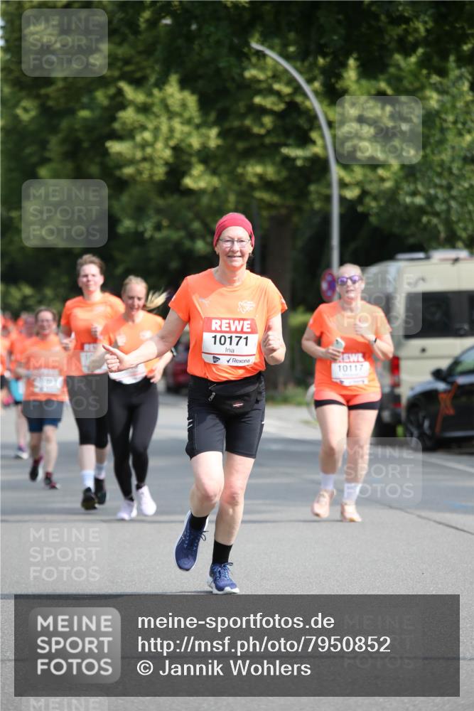 15.06.2025 - REWE Women's Run Jannik Wohlers http://msf.ph/oto/7950852 15.06.2025 09:50:07 Laufen 10171, 10117 meine-sportfotos.de