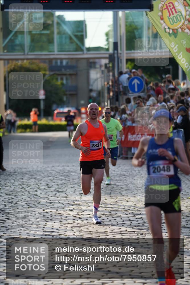 13.06.2025 - Holstenköstenlauf Felixshl http://msf.ph/oto/7950857 13.06.2025 19:37:06 Laufen 2048, 2831, 2888 meine-sportfotos.de