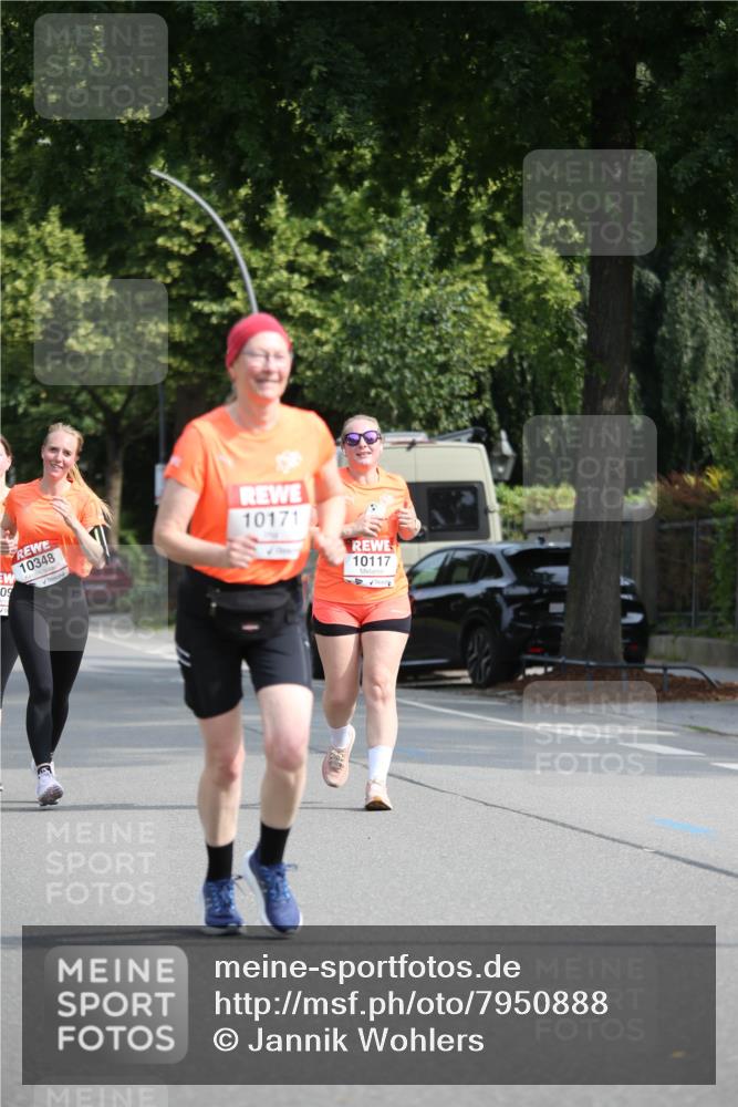 15.06.2025 - REWE Women's Run Jannik Wohlers http://msf.ph/oto/7950888 15.06.2025 09:50:08 Laufen 09, 10348, 10171, 10117 meine-sportfotos.de