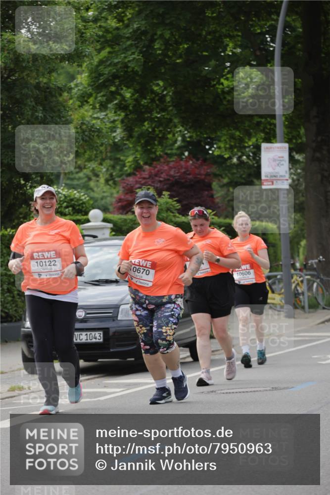 15.06.2025 - REWE Women's Run Jannik Wohlers http://msf.ph/oto/7950963 15.06.2025 08:32:59 Laufen 10122, 0670, 1043, 10606, 15, 2825 meine-sportfotos.de