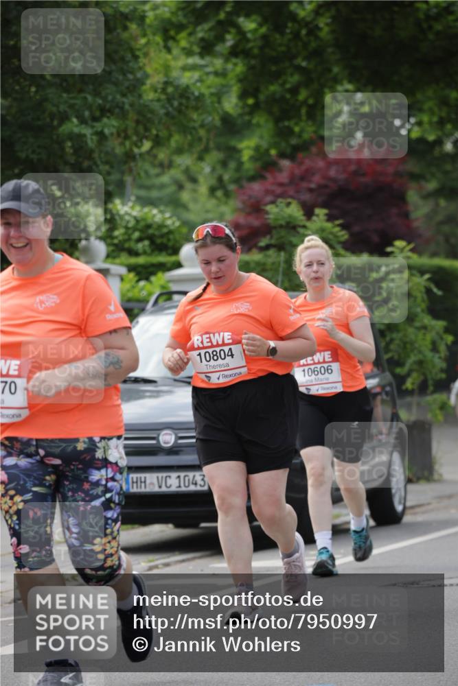 15.06.2025 - REWE Women's Run Jannik Wohlers http://msf.ph/oto/7950997 15.06.2025 08:33:00 Laufen 70, 10804, 1043, 10606 meine-sportfotos.de