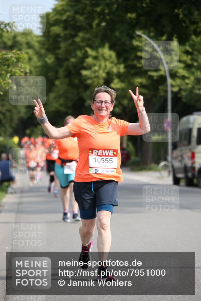 15.06.2025 - REWE Women's Run Jannik Wohlers http://msf.ph/oto/7951000 15.06.2025 09:50:14 Laufen 10555 meine-sportfotos.de
