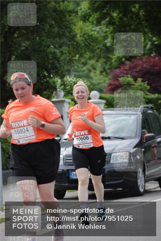 15.06.2025 - REWE Women's Run Jannik Wohlers http://msf.ph/oto/7951025 15.06.2025 08:33:02 Laufen 10804, 40, 10606 meine-sportfotos.de