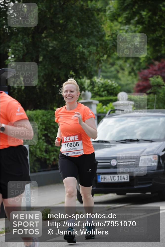 15.06.2025 - REWE Women's Run Jannik Wohlers http://msf.ph/oto/7951070 15.06.2025 08:33:03 Laufen 10606, 1043 meine-sportfotos.de