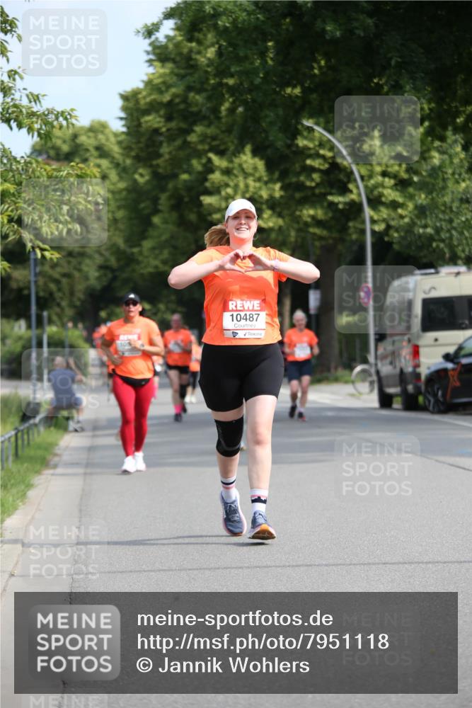 15.06.2025 - REWE Women's Run Jannik Wohlers http://msf.ph/oto/7951118 15.06.2025 09:50:22 Laufen 10487 meine-sportfotos.de