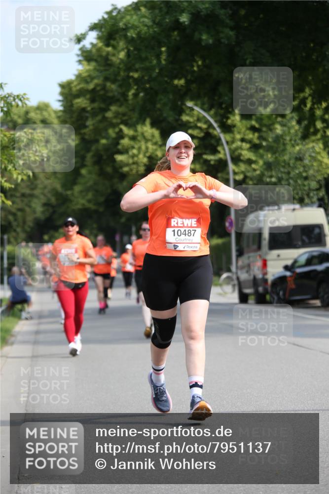 15.06.2025 - REWE Women's Run Jannik Wohlers http://msf.ph/oto/7951137 15.06.2025 09:50:23 Laufen 10487 meine-sportfotos.de
