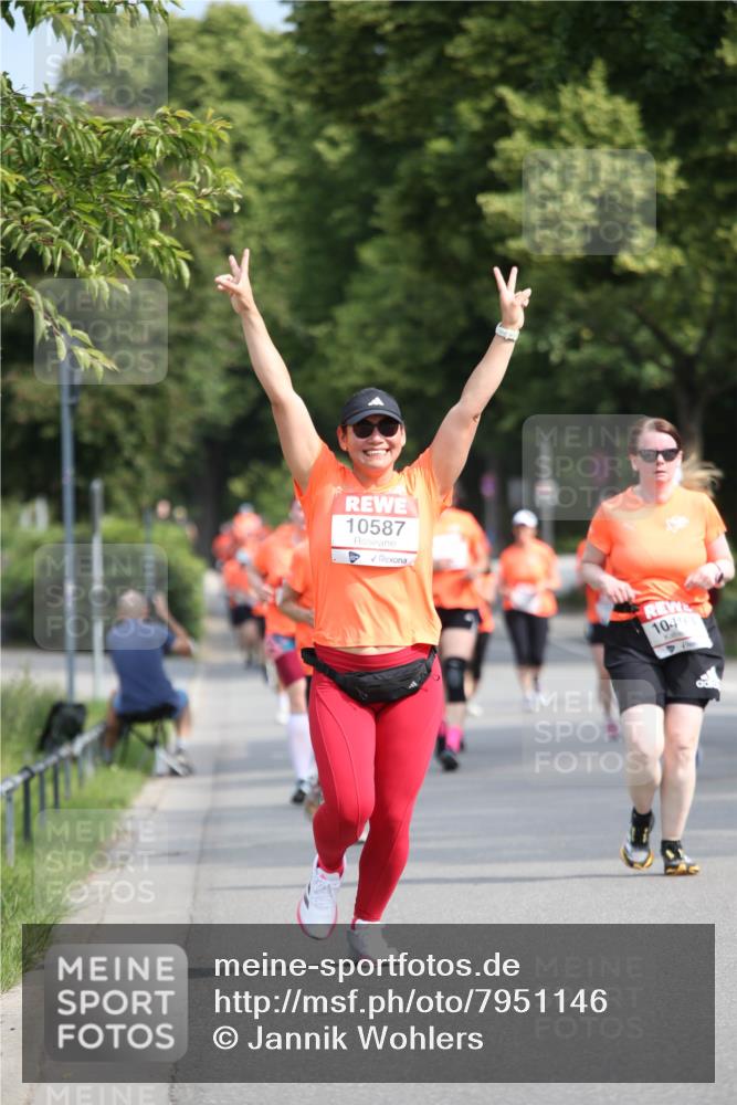 15.06.2025 - REWE Women's Run Jannik Wohlers http://msf.ph/oto/7951146 15.06.2025 09:50:24 Laufen 10587, 10493 meine-sportfotos.de