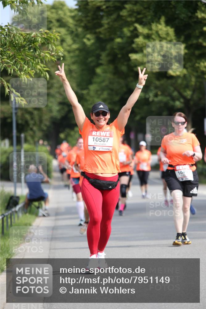 15.06.2025 - REWE Women's Run Jannik Wohlers http://msf.ph/oto/7951149 15.06.2025 09:50:24 Laufen 10587, 10493 meine-sportfotos.de